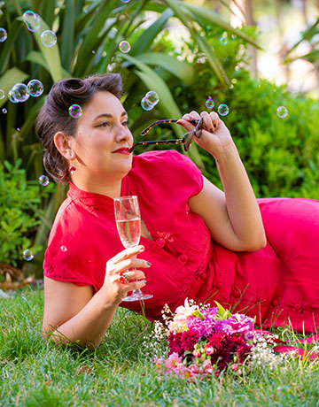 Женщина в красном